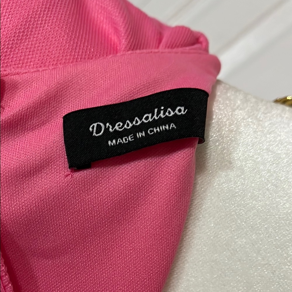 NWOT Pink Ruffled Tiered Maxi Gown with Plunge Neckline - Picture 2 of 7
